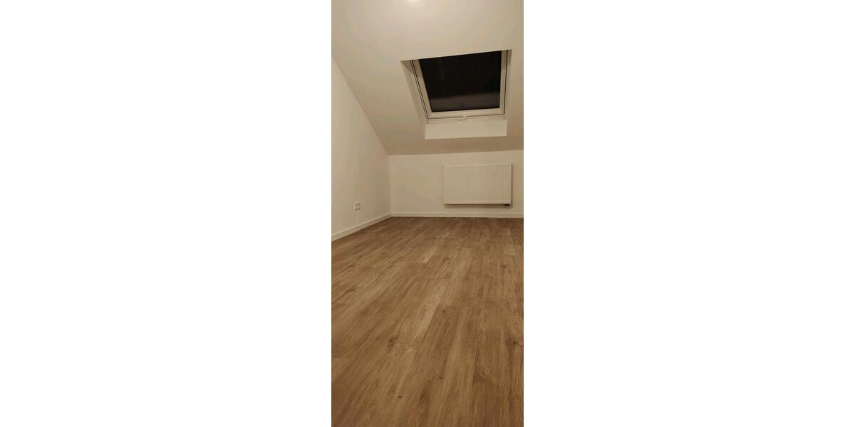 Dachgeschoßwohnung Losheim am See - 5 Zimmer, 107 m&sup2;, 850&euro; | Angebot:24868970