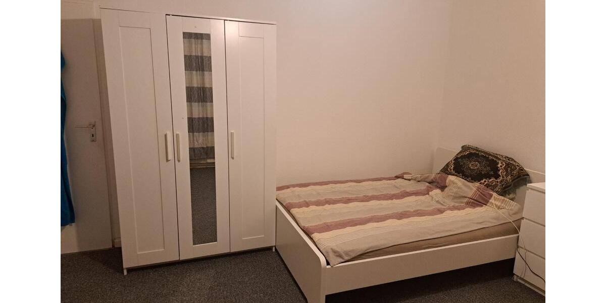 Voll möbliertes Ein Zimmer in 3er WG ( 01.02.26 bis 30.05.2026) 3 zimmer