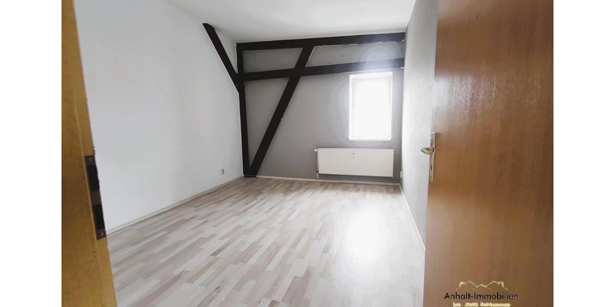 Dachgeschoßwohnung Bitterfeld-Wolfen Bitterfeld - 3 Zimmer, 96 m&sup2;, 624&euro; | Angebot:24524804