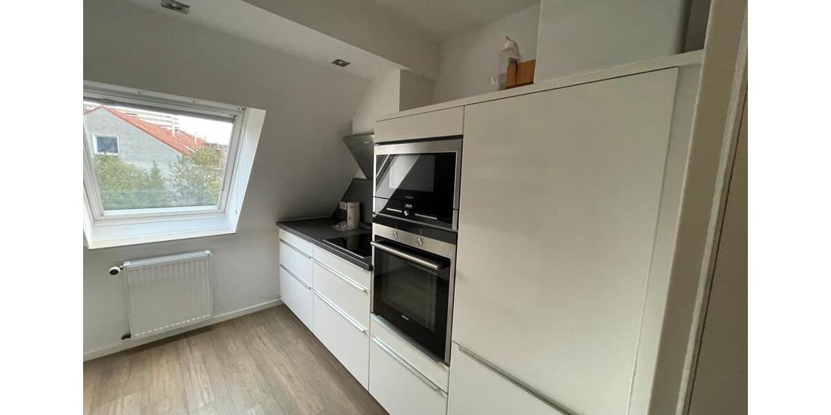 Dachgeschoßwohnung Essen Huttrop - 3.5 Zimmer, 87 m&sup2;, 1.044&euro; | Angebot:25377302