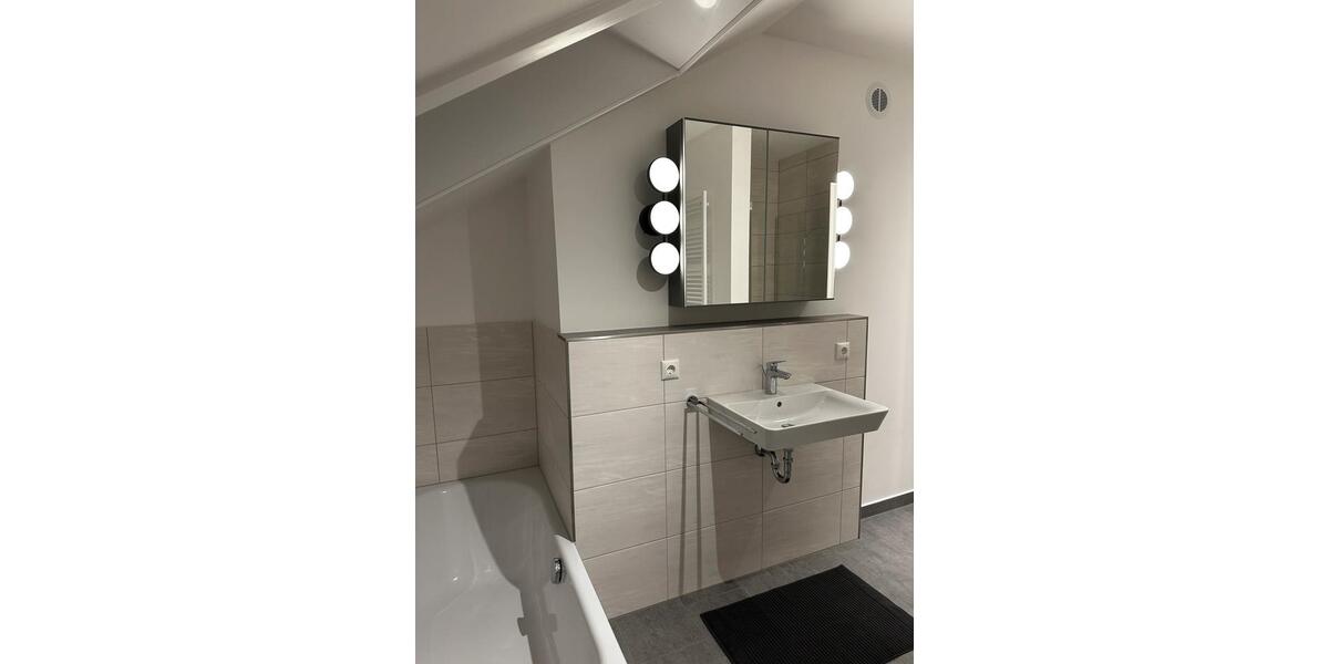 Wohnen auf Zeit Hausham - 7 Zimmer, 80 m&sup2;, 30&euro; | Angebot:26349815