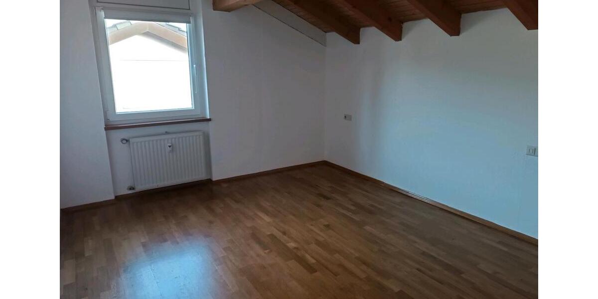 2 Zimmerwohnung 80qm Warmmiete 1200,--€ 2 zimmer