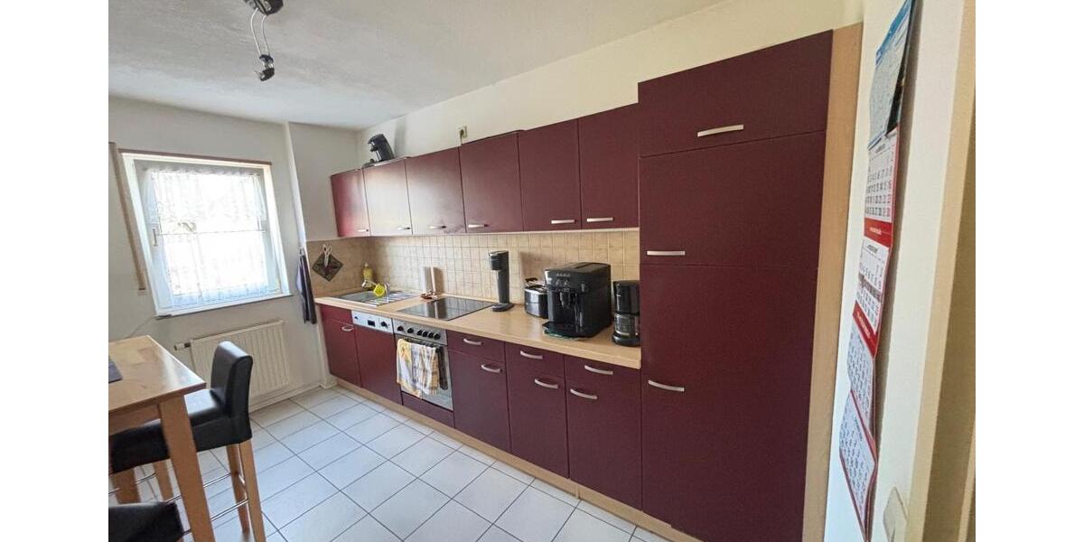 2-Zimmer-Wohnung MIT EINBAUKÜCHE und STELLPLATZ ab sofort! 2 zimmer