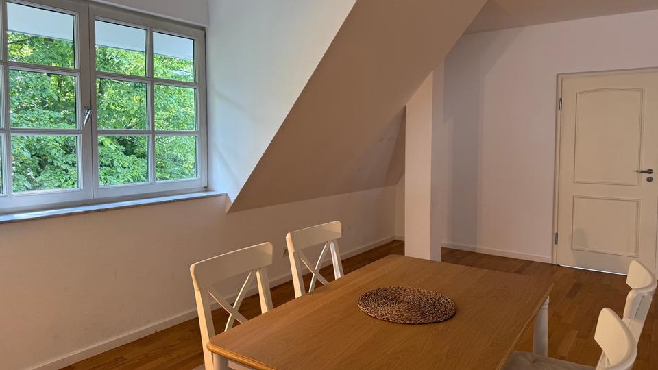 Etagenwohnung Bad Homburg vor der Höhe Gonzenheim - 3 Zimmer, 130 m&sup2;, 2.200&euro; | Angebot:26232519