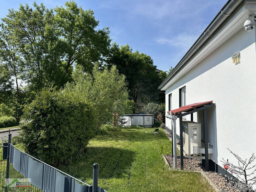 Befristete Vermietung für 2-3 Jahre! Neu renovierter 3 Zimmer Bungalow mit Garage und gr. Garten