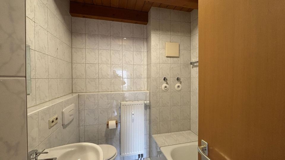 Dachgeschoßwohnung Uhldingen-Mühlhofen Mühlhofen - 2 Zimmer, 84 m&sup2;, 1.200&euro; | Angebot:25085107