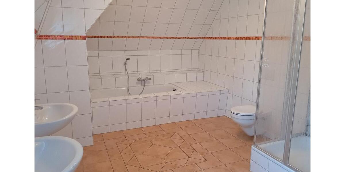 Etagenwohnung Bredstedt - 3 Zimmer, 112 m&sup2;, 980&euro; | Angebot:26459813