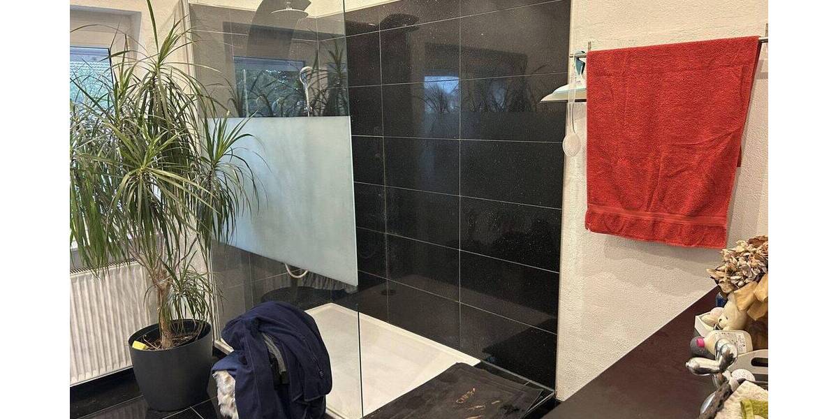 Etagenwohnung Brühl - 5 Zimmer, 140 m&sup2;, 1.450&euro; | Angebot:26857705