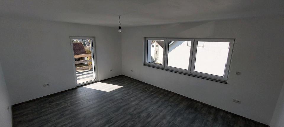 Erdgeschoßwohnung Bad Neustadt an der Saale - 3 Zimmer, 82 m&sup2;, 900&euro; | Angebot:25312096