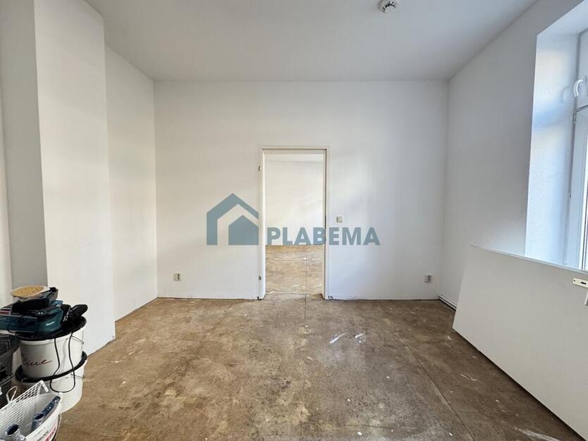 Frisch in Renovierung -> 2-Zimmer-Wohnung mit neuer Einbauküche in zentraler Innenstadtlage zimmer