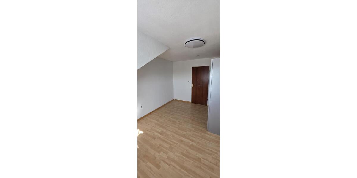 Reihenhaus Welschbillig - 8 Zimmer, 200 m&sup2;, 1.400&euro; | Angebot:25569678