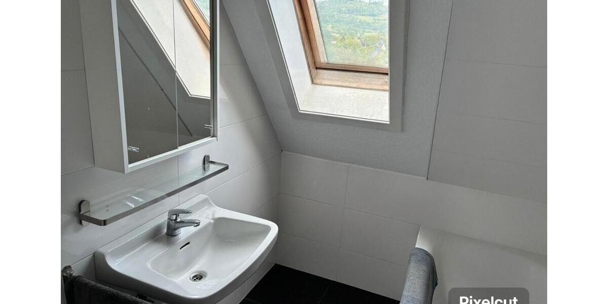 Dachgeschoßwohnung Plettenberg - 2 Zimmer, 51 m&sup2;, 300&euro; | Angebot:26580758
