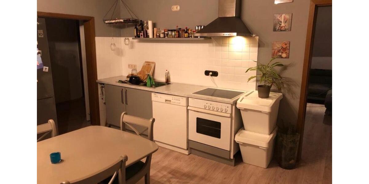 Dachgeschoßwohnung Adelheidsdorf - 4 Zimmer, 100 m&sup2;, 650&euro; | Angebot:26531170