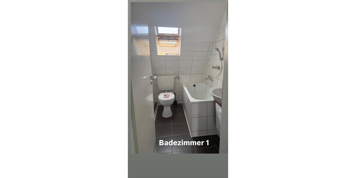 Dachgeschoßwohnung Gelsenkirchen Gelsenkirchen-Mitte - 4 Zimmer, 110 m&sup2;, 1.300&euro; | Angebot:26664036