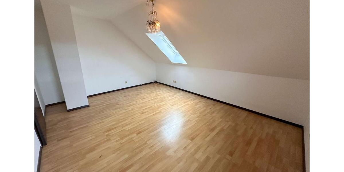 Dachgeschoßwohnung Lissendorf - 2 Zimmer, 48 m&sup2;, 340&euro; | Angebot:24700304