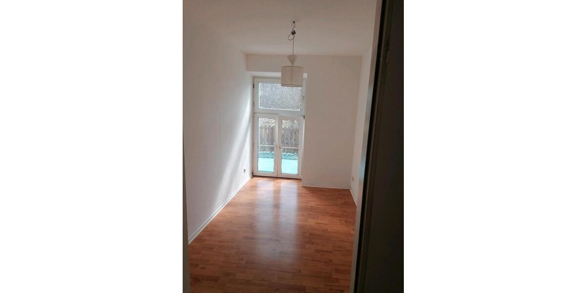 Etagenwohnung Lützen - 1 Zimmer, 78 m&sup2;, 780&euro; | Angebot:25943681
