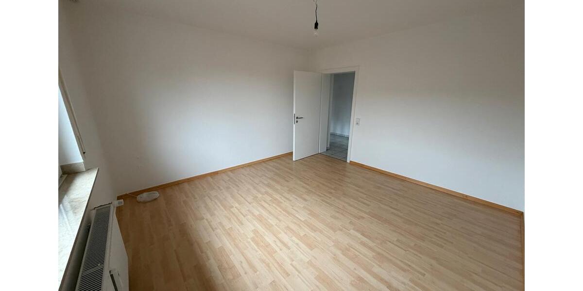 Etagenwohnung Bad Driburg - 3 Zimmer, 81 m&sup2;, 650&euro; | Angebot:26040278