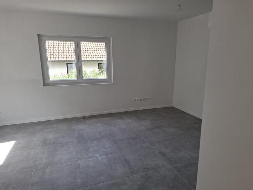 Erstbezug 2,5 Zimmerwohnung mit Einbauküche