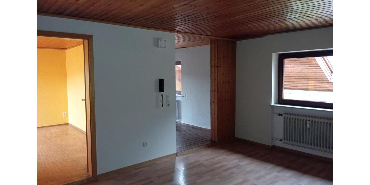 Dachgeschoßwohnung Sinsheim - 2 Zimmer, 100 m&sup2;, 680&euro; | Angebot:26567978