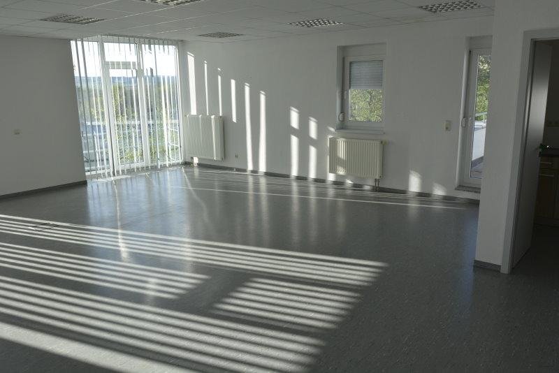 Moderner Schulungsraum mit Dachterrasse und herrlichem Ausblick zu vermieten! zimmer