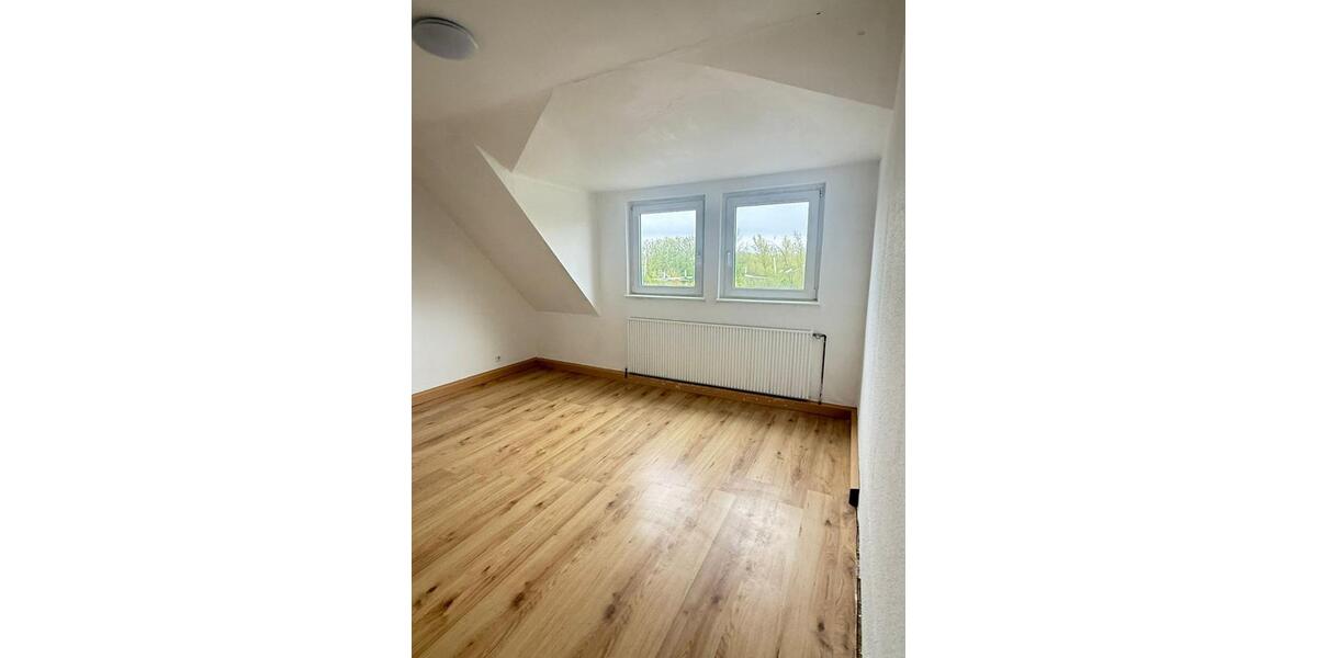 Dachgeschoßwohnung Lippstadt - 3 Zimmer, 72 m&sup2;, 700&euro; | Angebot:26568379