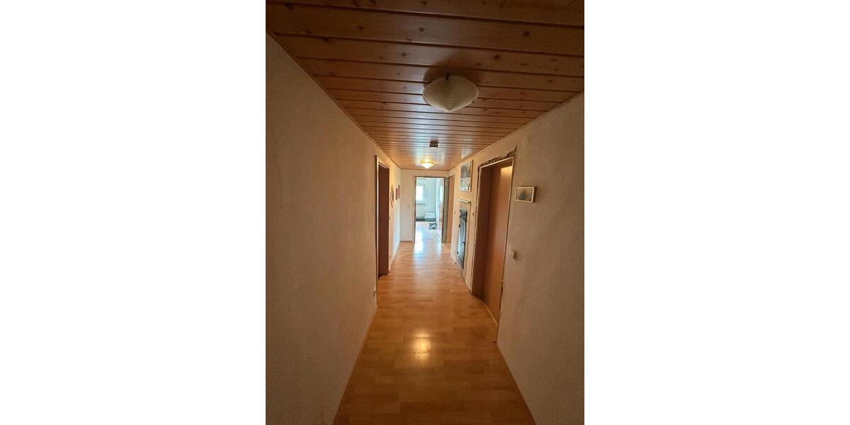 Dachgeschoßwohnung Tuttlingen - 4 Zimmer, 90 m&sup2;, 1.000&euro; | Angebot:26705312