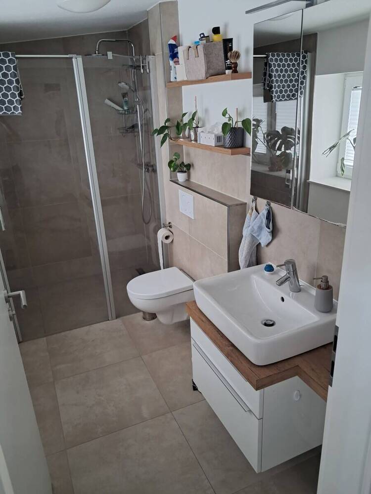 Moderne Dachgeschoßwohnung mit Balkon und hochwertiger Ausstattung in ruhiger Lage von Oldenburg