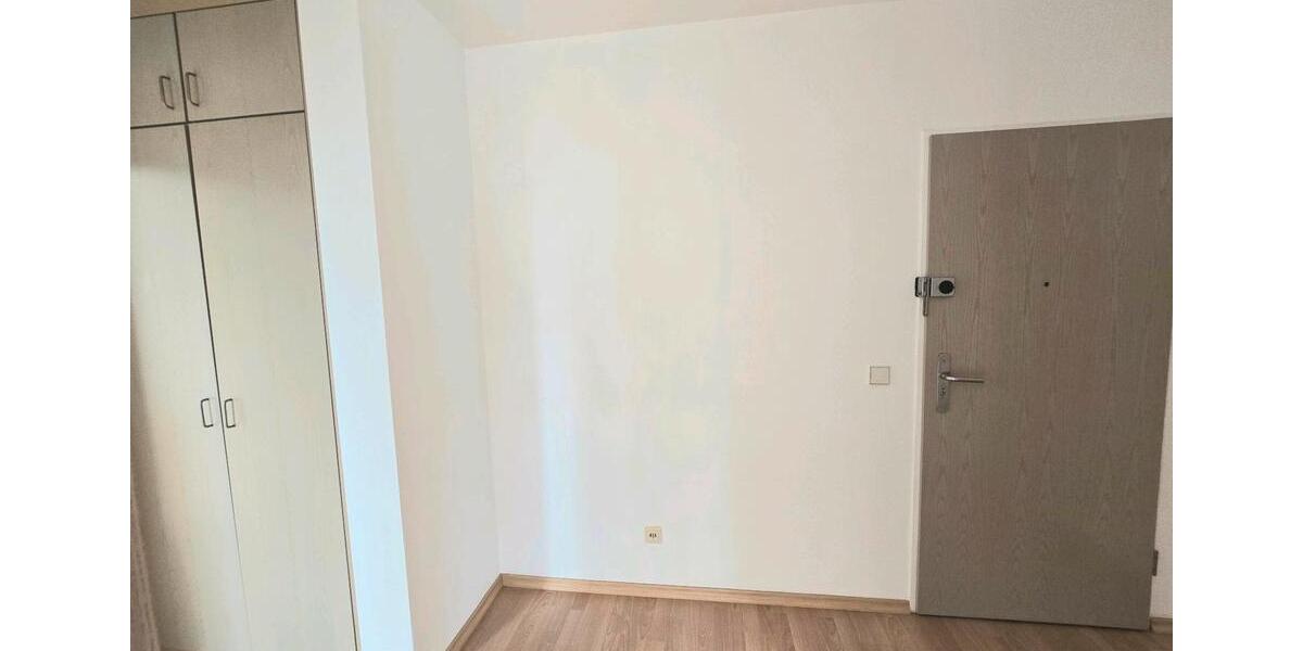 Etagenwohnung Bad Dürkheim - 2 Zimmer, 65 m&sup2;, 890&euro; | Angebot:25451396