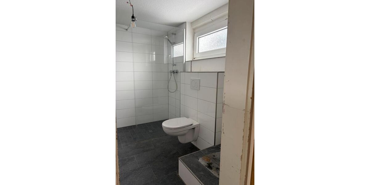 Haus mit Garten und StellplätzenRuhig und zentral gelegen. 2 zimmer