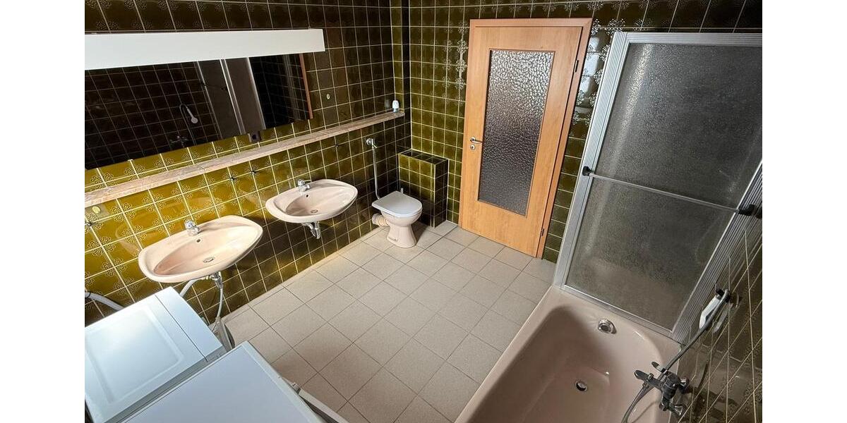 Etagenwohnung Weiherhammer - 4 Zimmer, 120 m&sup2;, 1.100&euro; | Angebot:25350113