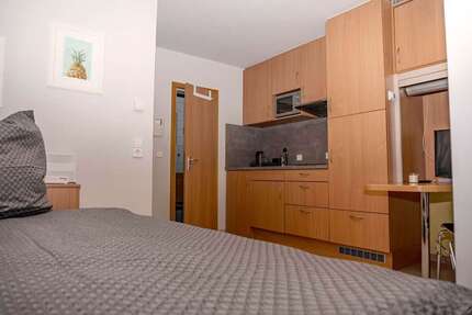 Zimmer Stuttgart Stuttgart-Mitte - 1 Zimmer, 1.000&euro; | Angebot:27100210