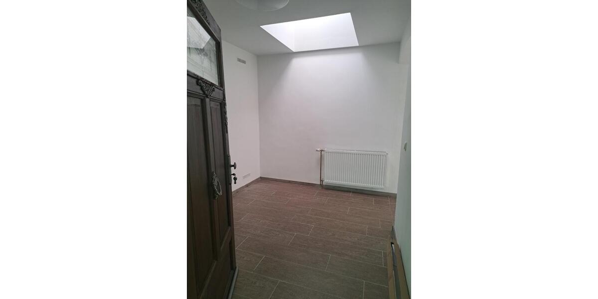 Etagenwohnung Burg - 5 Zimmer, 130 m&sup2;, 1.200&euro; | Angebot:25830133