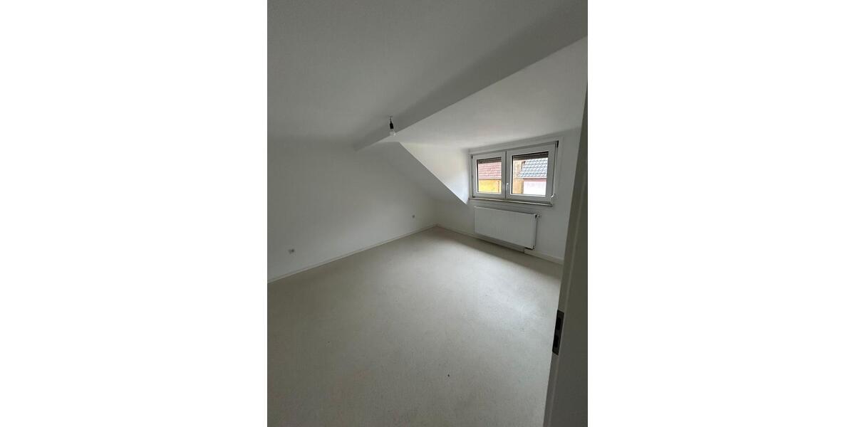 Dachgeschoßwohnung Berlin Tempelhof-Schöneberg - 3 Zimmer, 80 m&sup2;, 650&euro; | Angebot:26323688