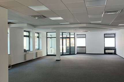 Büro in Braunschweig 2.500 € 167 m² zimmer