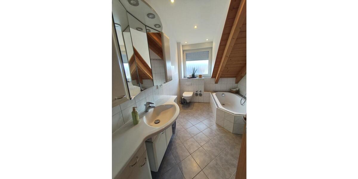 Maisonettenwohnung Rottendorf - 4 Zimmer, 120 m&sup2;, 1.250&euro; | Angebot:26228091