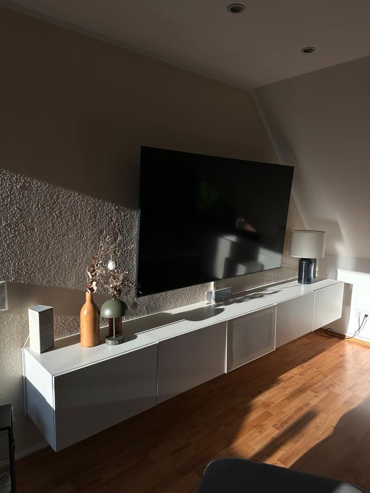 Schöne 2-Zimmer-Dachgeschoßwohnung mit großer Dachterrasse