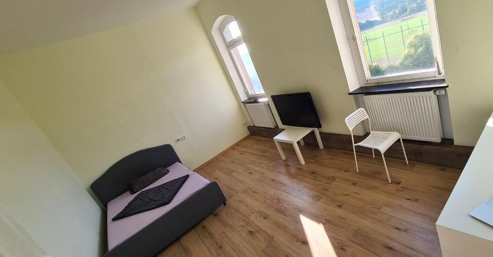 Große 6 Zimmer Wohnung WG Taugl. 15min v. Würzburg MonteurZimmer