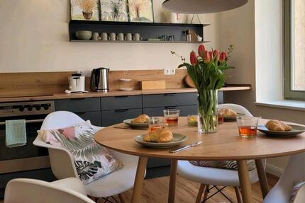 Großzügige helle möblierte Wohnung Altstadt 2 zimmer