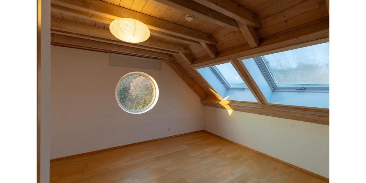 Einfamilienhaus Essenbach - 6 Zimmer, 180 m&sup2;, 2.750&euro; | Angebot:24787569