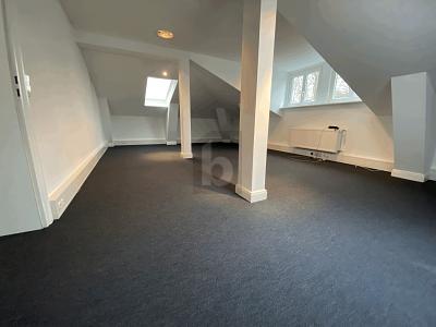 SHARED-OFFICE-SPACE MIT ELBBLICK