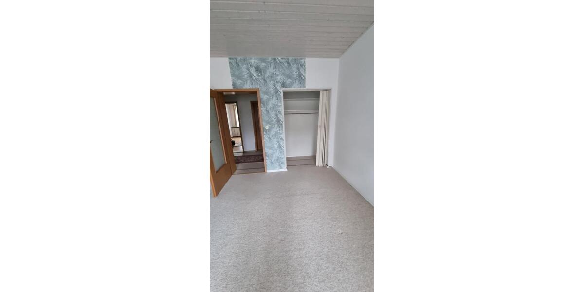 Etagenwohnung Berlin Marzahn-Hellersdorf - 4 Zimmer, 142 m&sup2;, 1.275&euro; | Angebot:26447084
