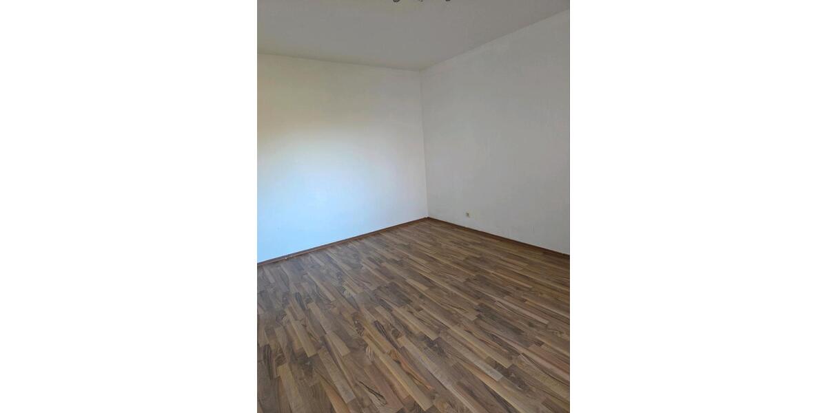 Erdgeschoßwohnung Vlotho - 6 Zimmer, 150 m&sup2;, 900&euro; | Angebot:25857640