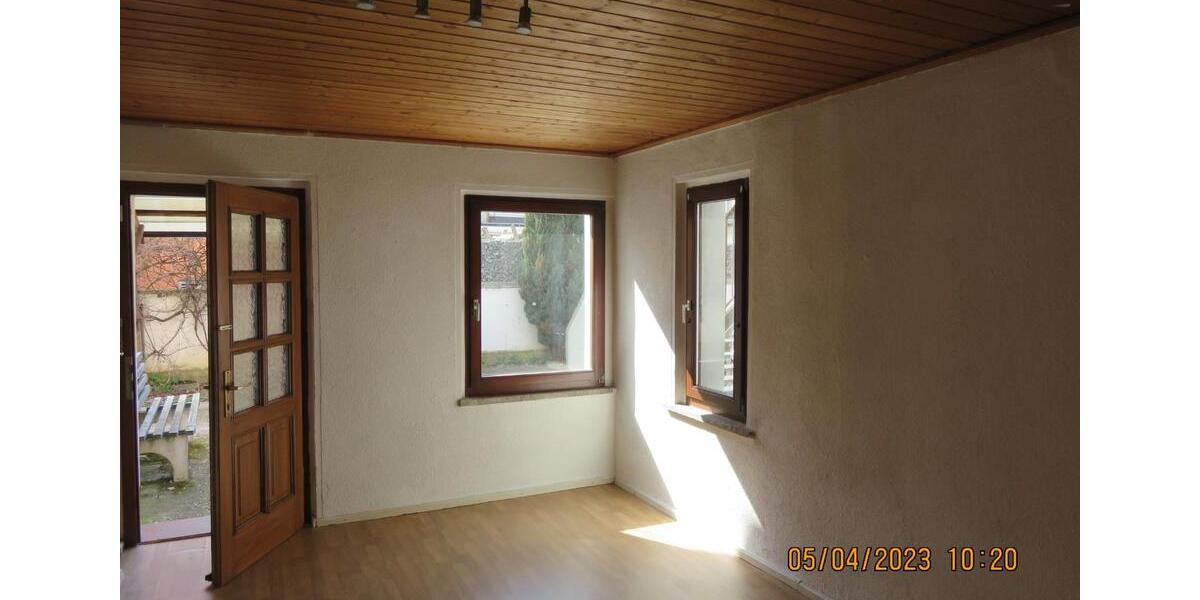 Erdgeschoßwohnung Buttstädt - 3 Zimmer, 90 m&sup2;, 550&euro; | Angebot:24876845