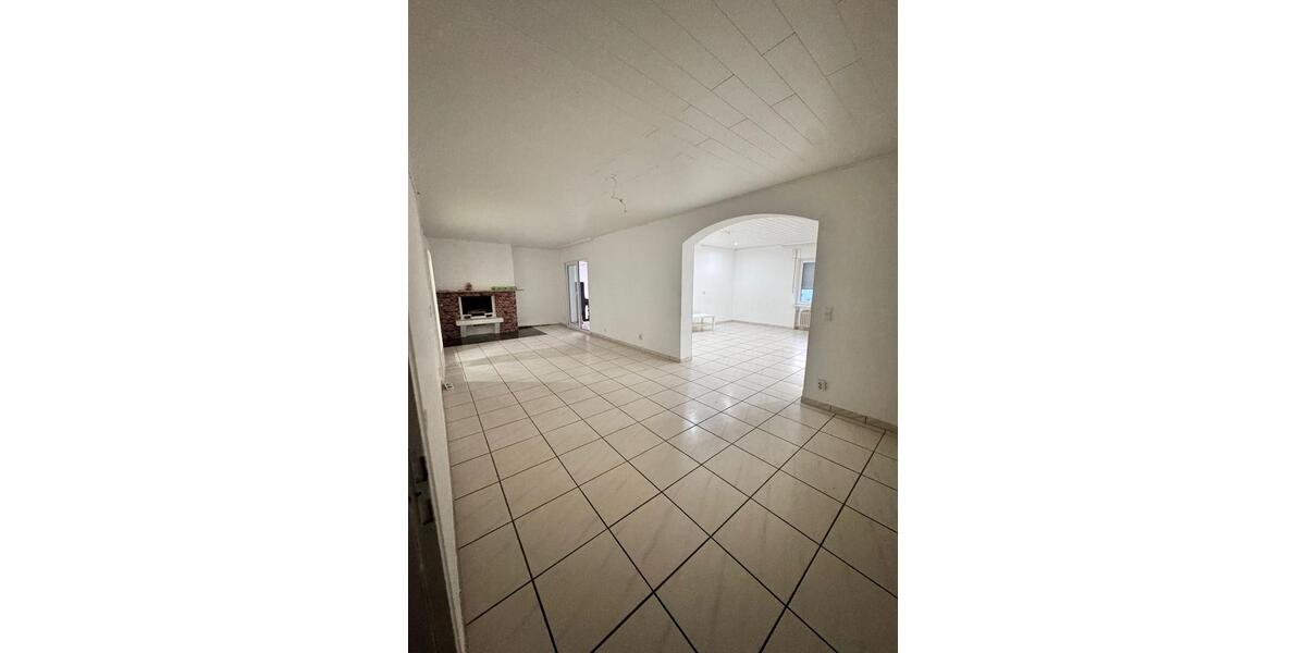 Wohnen auf Zeit Friedberg (Hessen) - 3 Zimmer, 140 m&sup2;, 460&euro; | Angebot:25186110