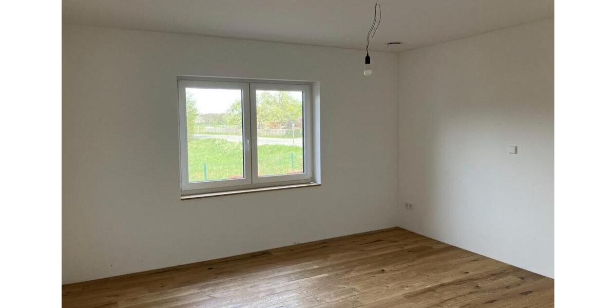 Bungalow Oberaurach - 4 Zimmer, 150 m&sup2;, 1.075&euro; | Angebot:26021977