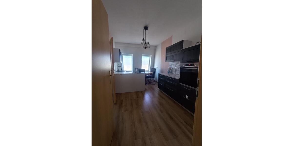 Dachgeschoßwohnung Aue-Bad Schlema Bad Schlema - 4 Zimmer, 115 m&sup2;, 600&euro; | Angebot:25751121