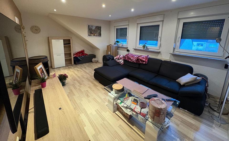 Dachgeschoßwohnung Essen Stadtbezirk VI - 4 Zimmer, 89 m&sup2;, 1.050&euro; | Angebot:24829746