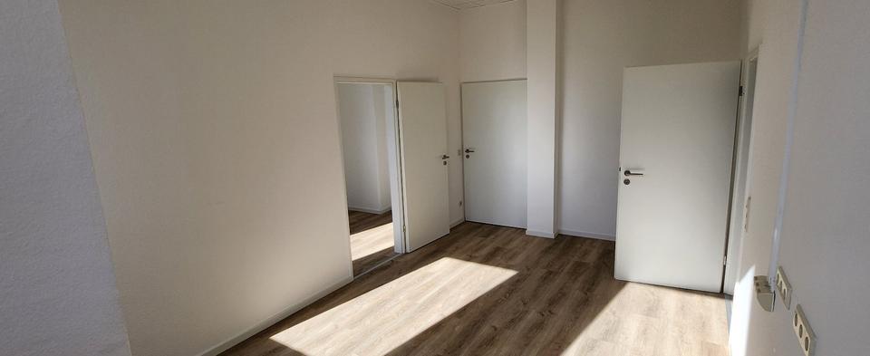 Büro in Bestlage mit Stellplätzen