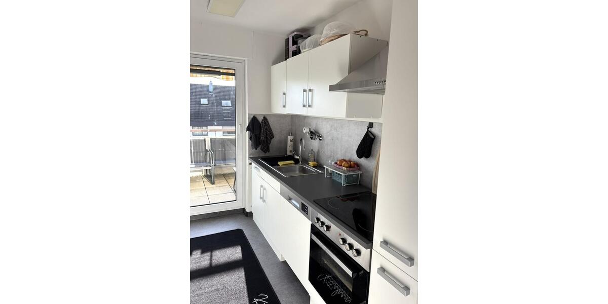 Lichtdurchflutete 4,5-Zimmer-Wohnung mit großzügigem Balkon und Einzelgarage 4.5 zimmer