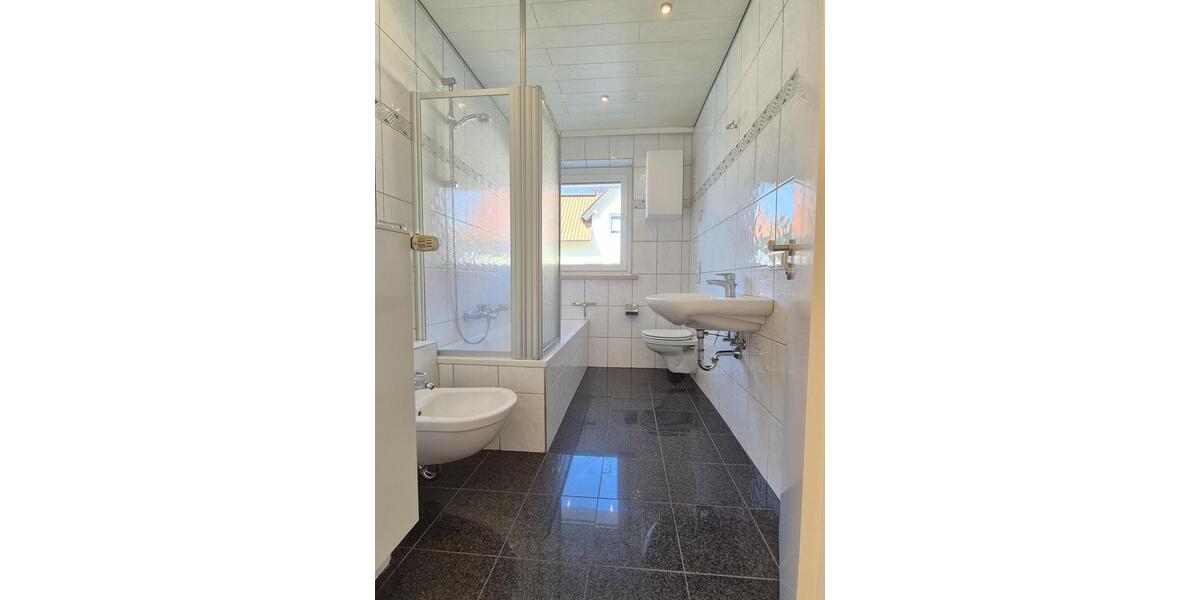 Erdgeschoßwohnung Ergolding - 3 Zimmer, 73 m&sup2;, 1.080&euro; | Angebot:25309261